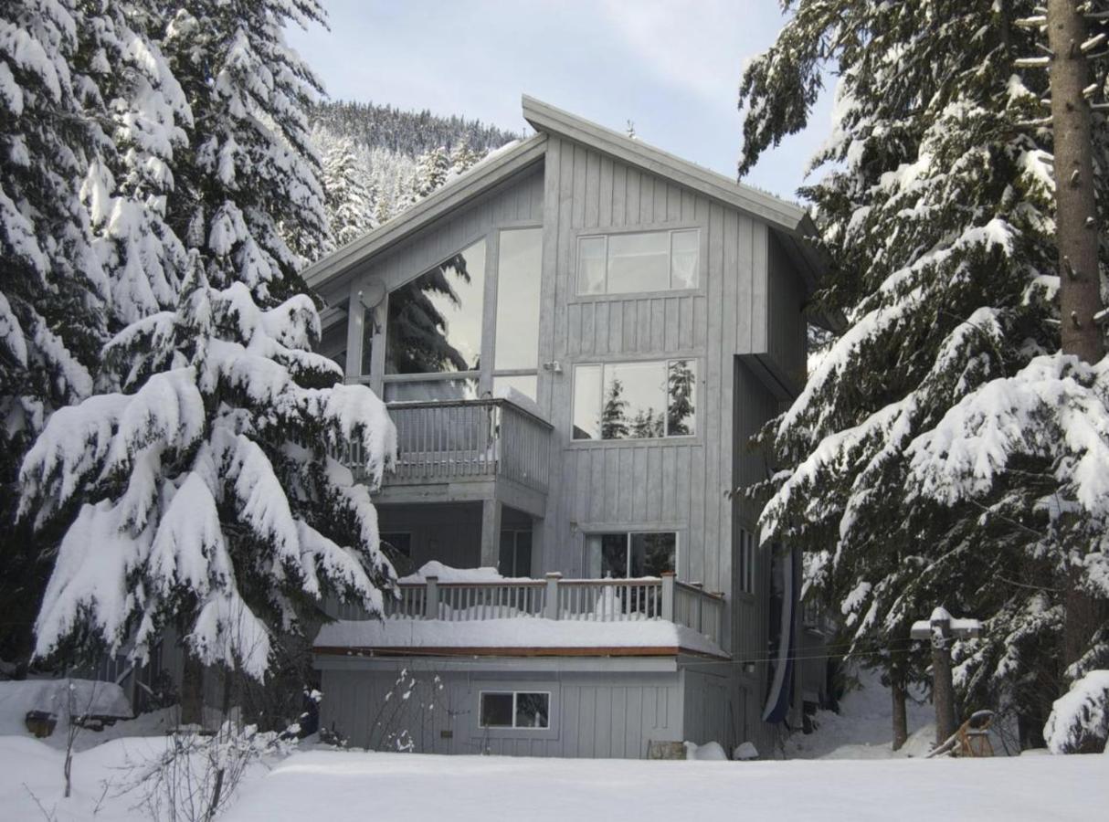 Wildflower Private Studio Suite By Belle Neige วิสต์เลอร์ ภายนอก รูปภาพ